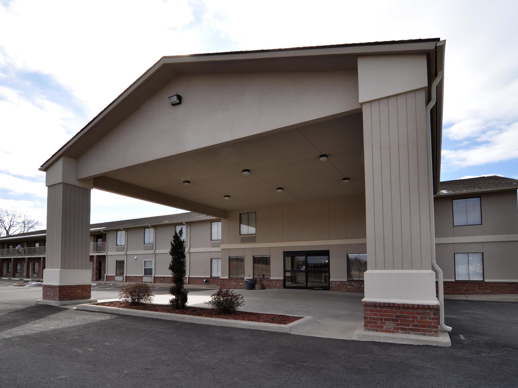 Econo Lodge Inn & Suites Greenbrier Exteriér fotografie