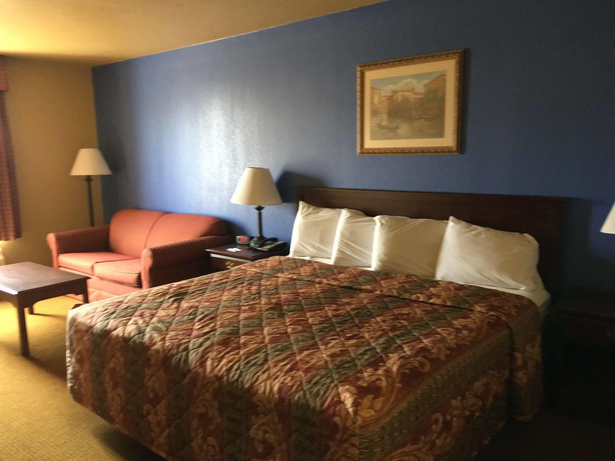 Econo Lodge Inn & Suites Greenbrier Exteriér fotografie