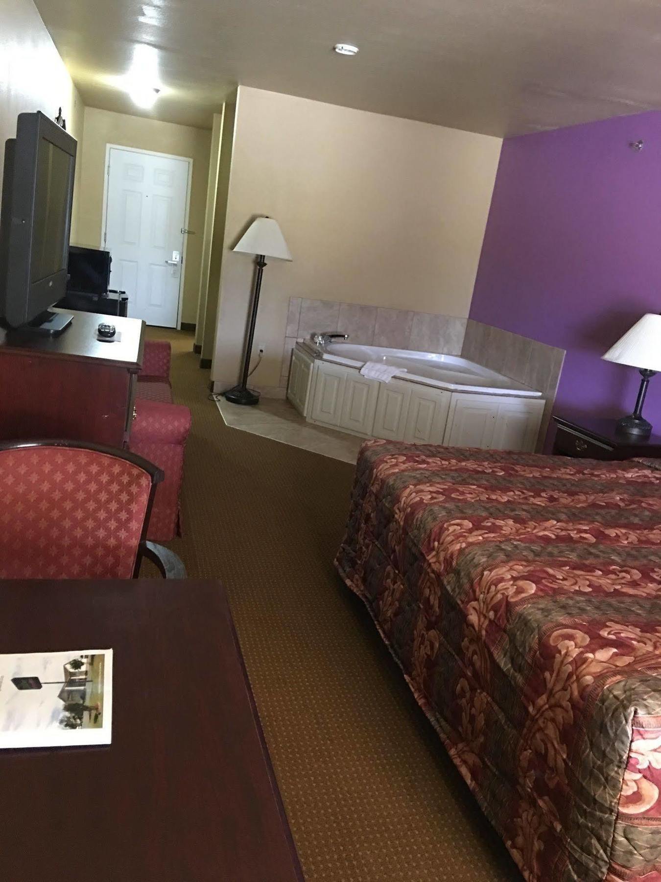 Econo Lodge Inn & Suites Greenbrier Exteriér fotografie