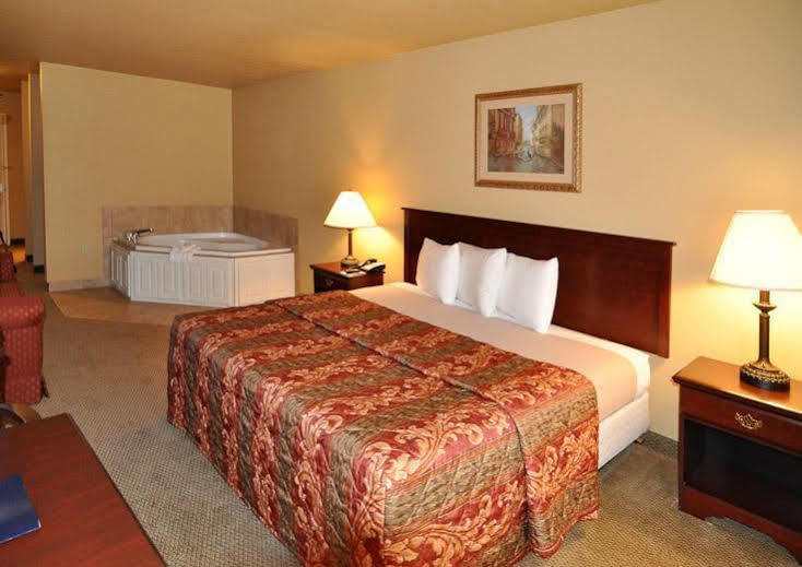 Econo Lodge Inn & Suites Greenbrier Exteriér fotografie